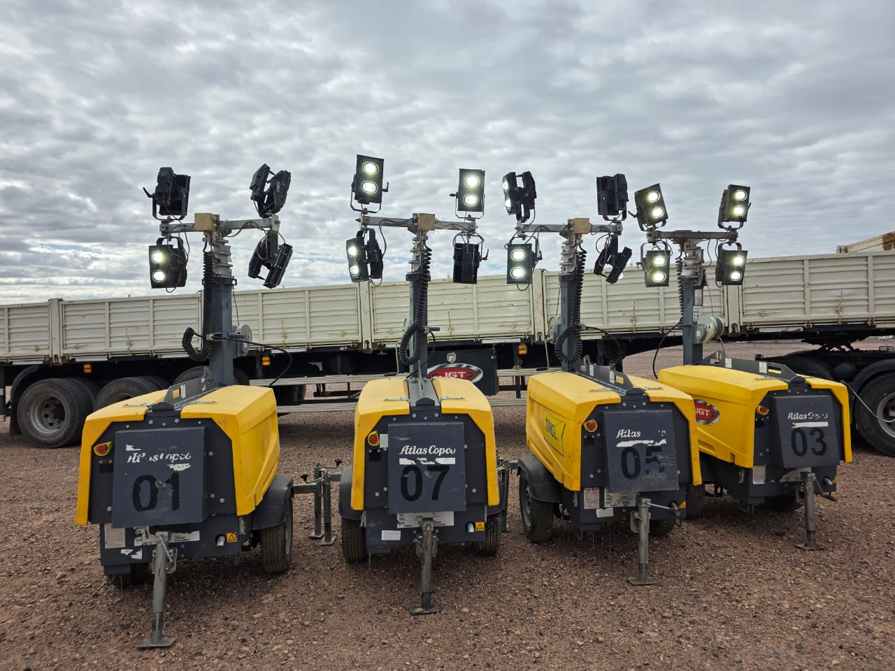 Torres de iluminación LED para operaciones petroleras nocturnas